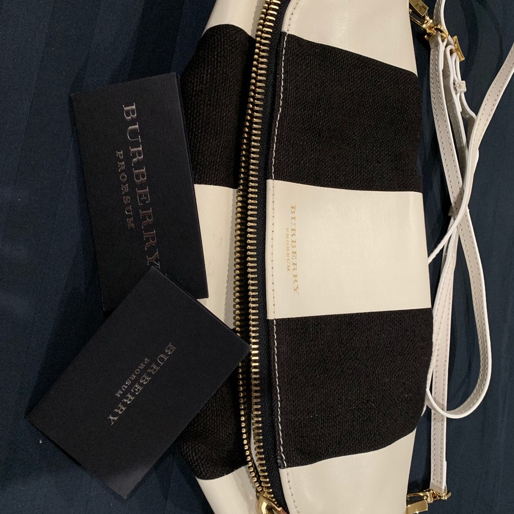 AUTHENTIC*** BURBERRY CROSSBODY